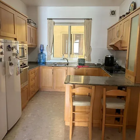 Private With Living And Balcony Accommodatie bij particulieren *