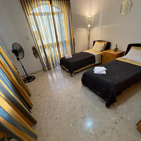 Private With Living And Balcony Gazde/Camere de închiriat Sliema