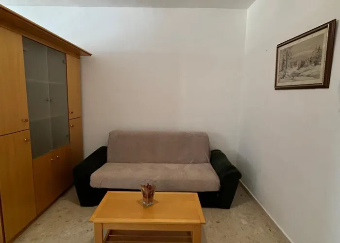 Homestay Private With Living And Balcony Sliema