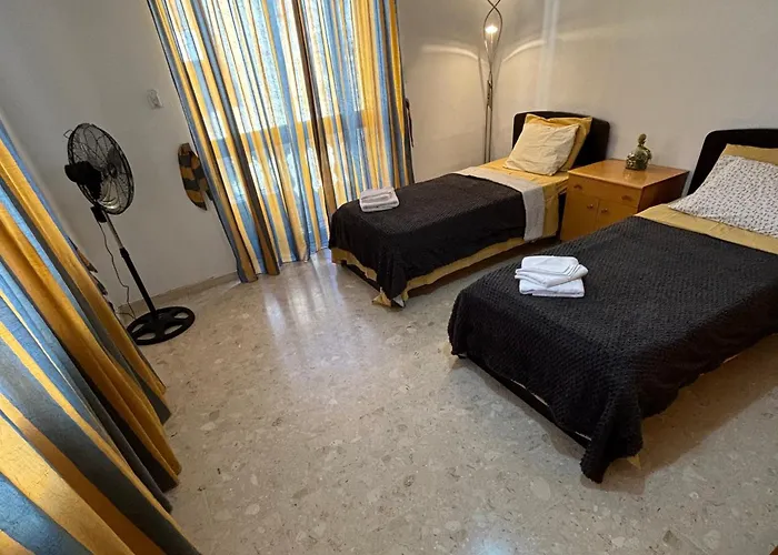 Private With Living And Balcony Homestay Sliema