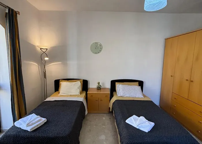 Homestay Private With Living And Balcony Sliema