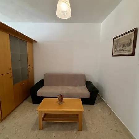 Проживание в семье Private With Living And Balcony Слима